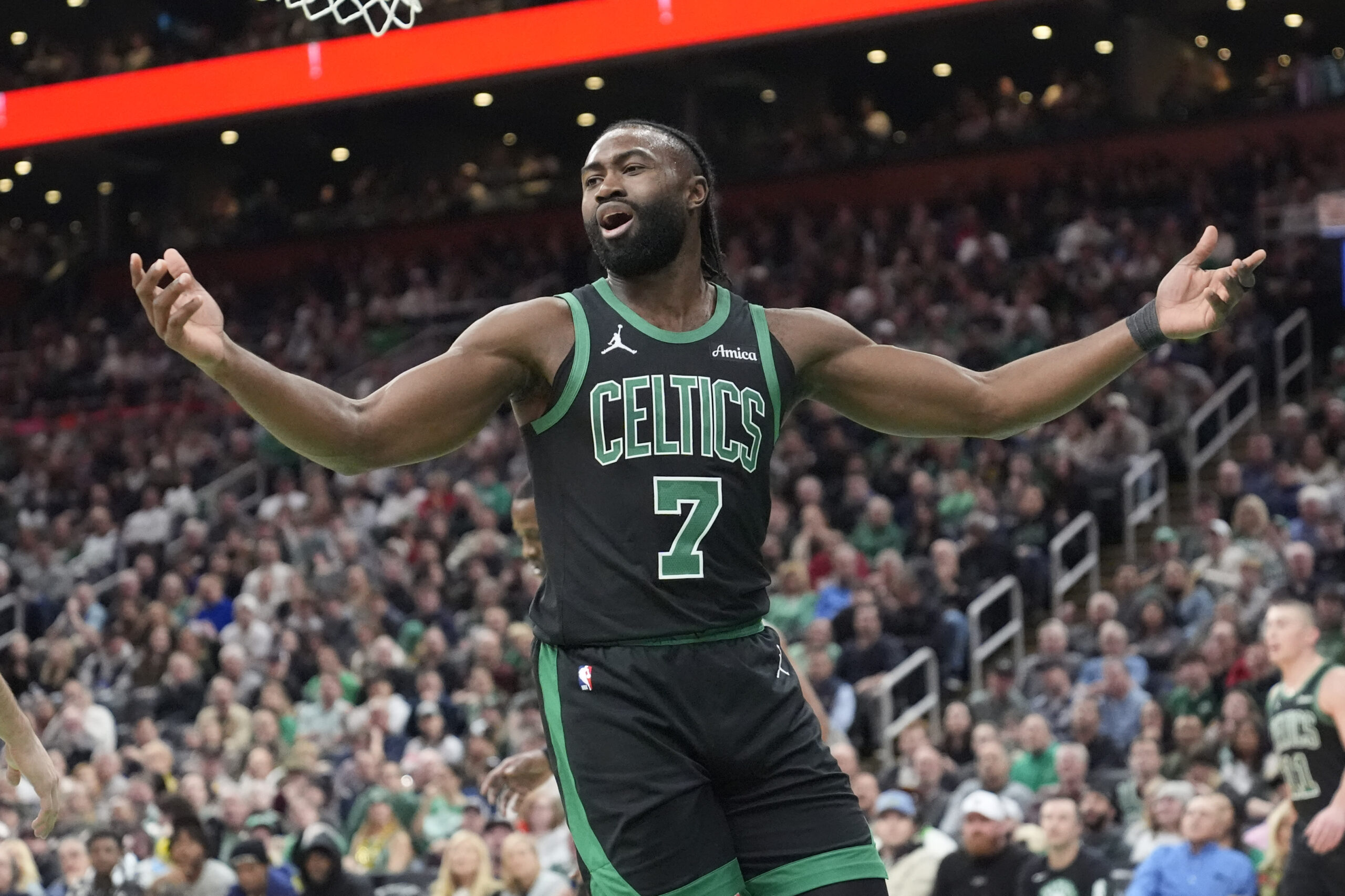 You are currently viewing Celtics’ Jaylen Brown fined $25,000 by NBA for making throat-slash gesture toward Pistons’ Isaiah Stewart