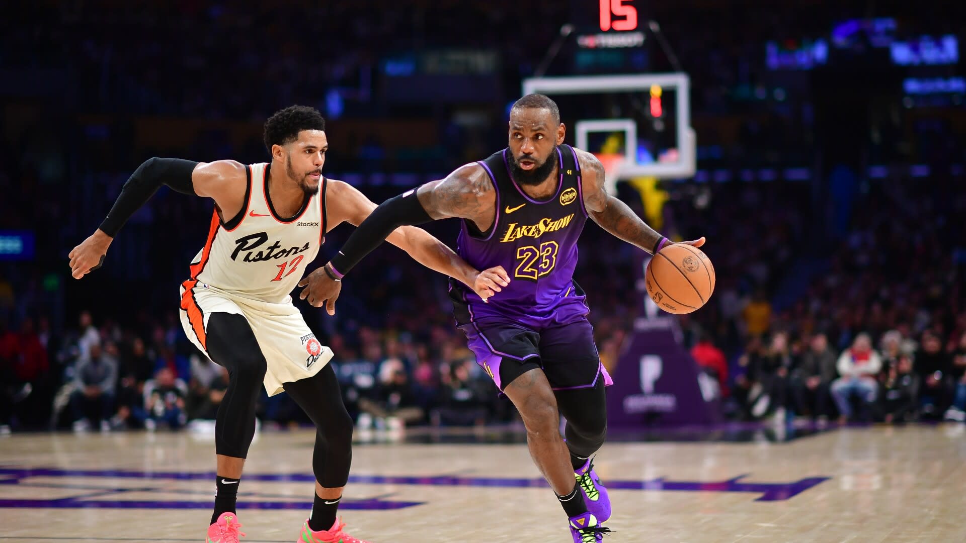 Read more about the article Lakers vs. Warriors Odds, predictions, recent stats, betting trends and best bets for December 25