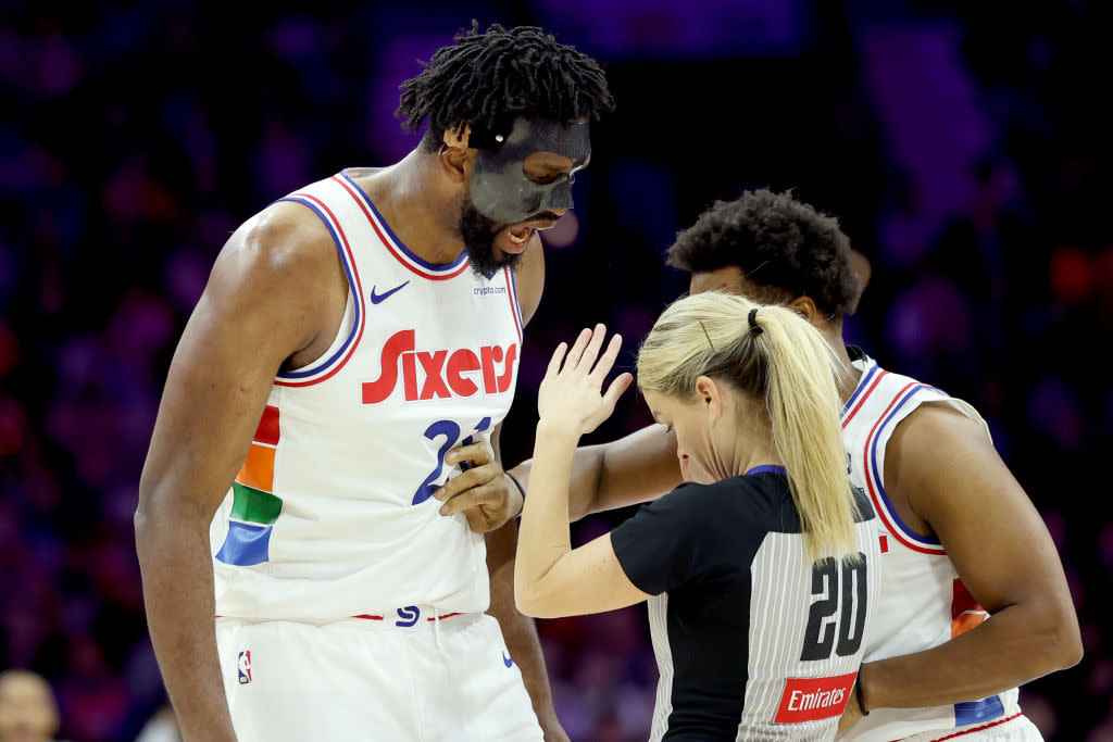 You are currently viewing Heated Embiid ejected from Sixers’ game vs. Spurs