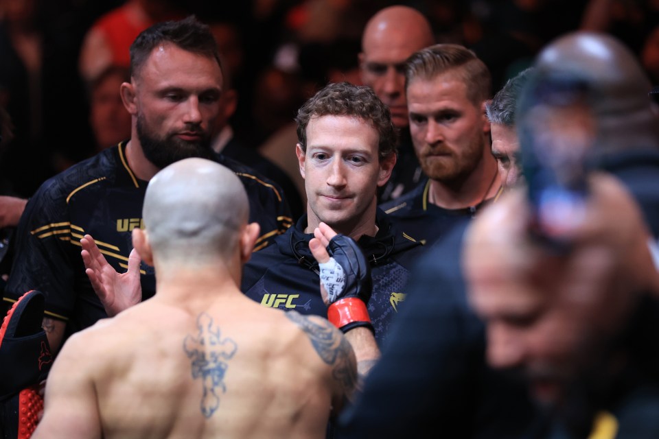 You are currently viewing Mark Zuckerberg trains with former UFC champion one month after Dana White pleaded for AI assistance