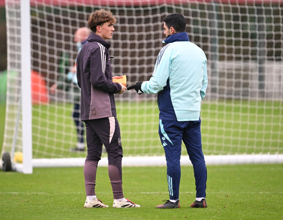 You are currently viewing Arsenal include record-breaking 14-year-old Max Dowman in training ahead of Carabao Cup clash