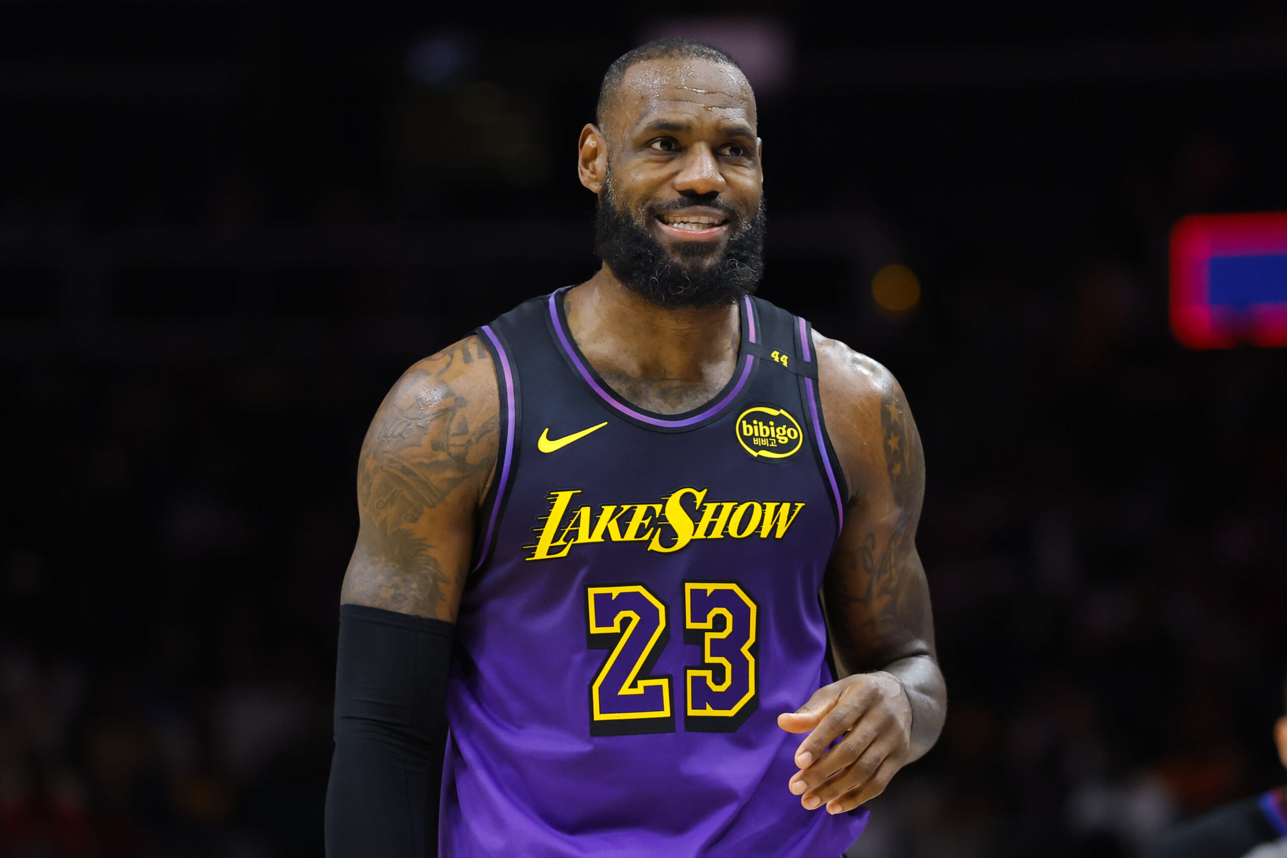 You are currently viewing LeBron James set to miss second straight game for Lakers