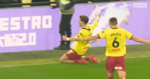 Read more about the article Watford player chased by Portsmouth rivals as he taunts opponents after late win