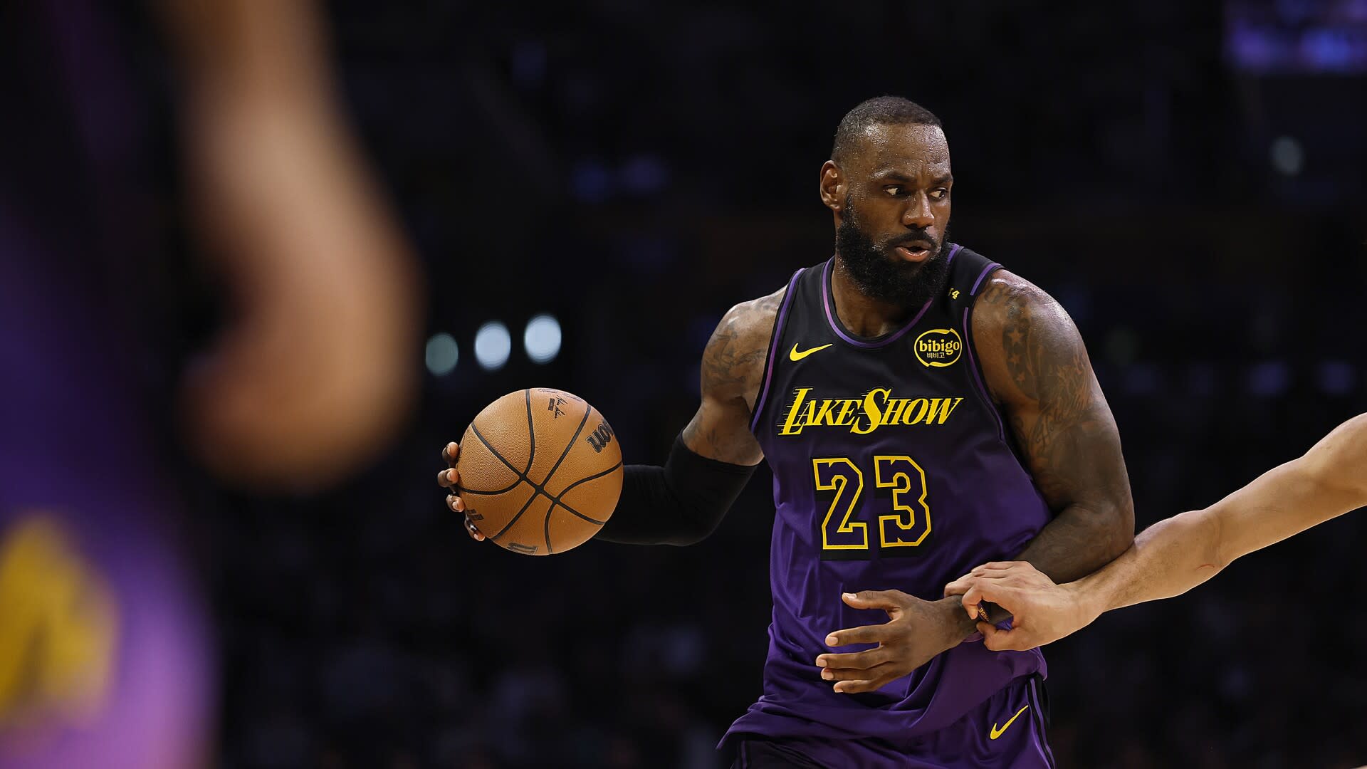 Read more about the article LeBron James says retiring as a Laker ‘would be the plan’