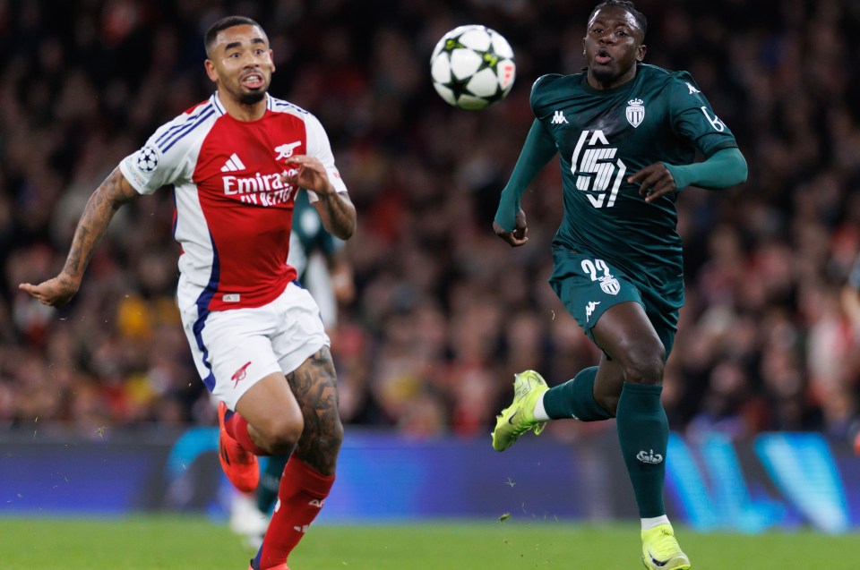 You are currently viewing ‘Erratic’ Arsenal star told he’s getting worse as damning stat highlights his struggles