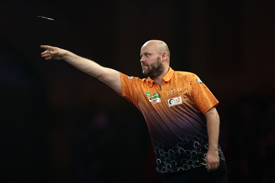 You are currently viewing Darts star reveals how he’ll spend money after banking £60k with stunning nine-darter