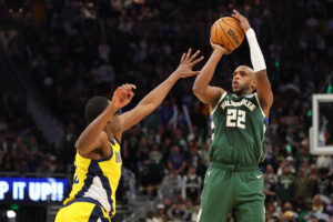 Read more about the article Bucks’ Khris Middleton will make his season debut on Friday vs. Celtics