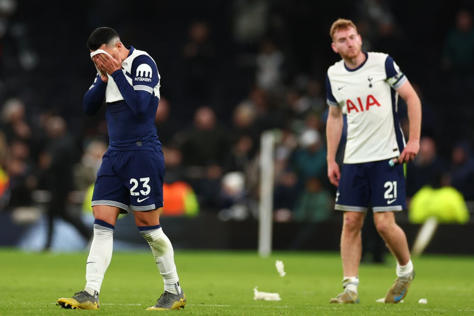 You are currently viewing Tottenham without fit senior centre-back against Wolves as Vitor Pereira eyes club history – predicted line-ups and talkSPORT coverage