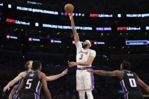 Read more about the article Anthony Davis and Austin Reaves power LeBron-less Lakers past Kings