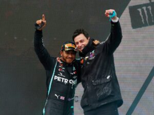 Read more about the article Toto Wolff pens emotional letter ahead of Lewis Hamilton’s final Mercedes race