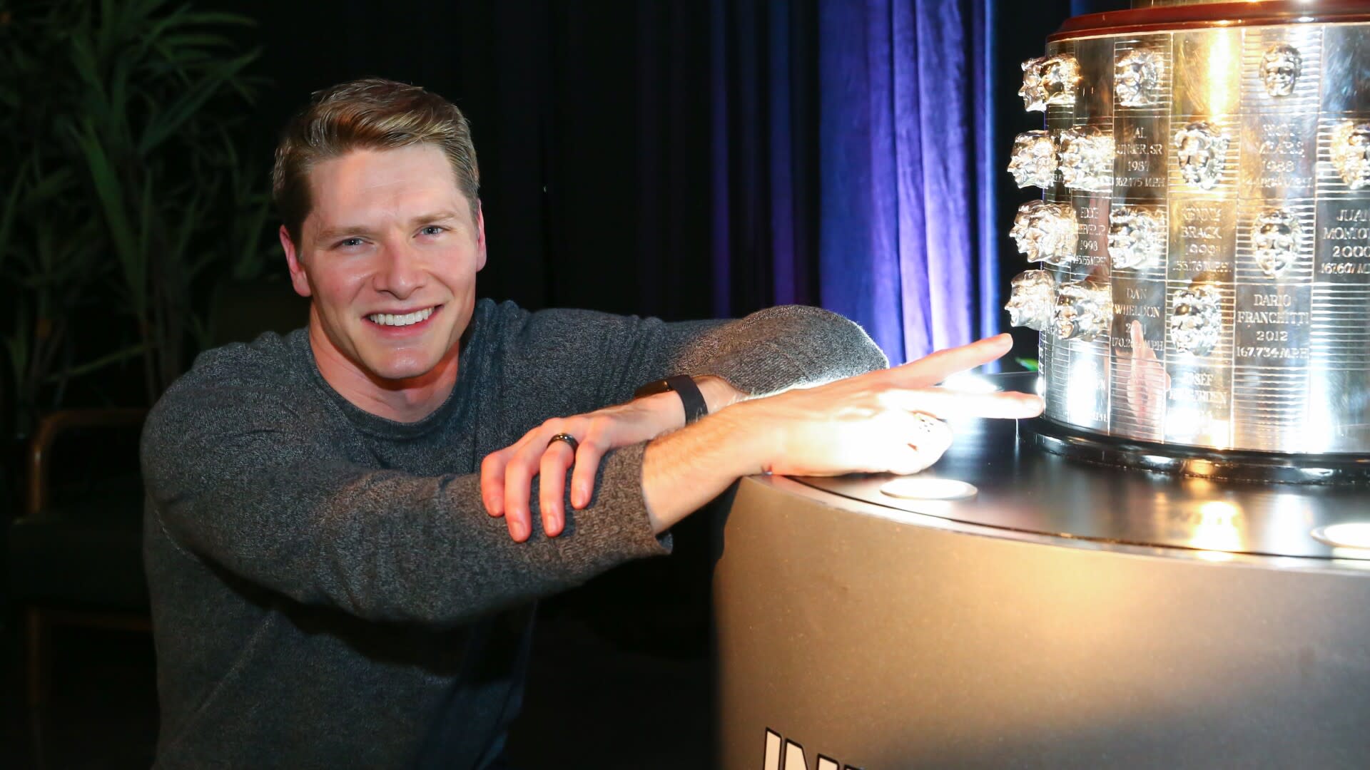 You are currently viewing It takes a steady hand to be part of the Borg-Warner Trophy at the Indianapolis 500