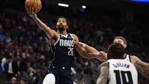 Read more about the article Fantasy Basketball Pickups: Spencer Dinwiddie shining as starter