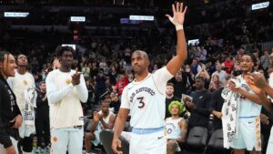 Read more about the article Watch Chris Paul move past Jason Kidd into second all-time in assists