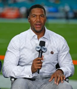 Read more about the article ‘You hurt me!’ – Michael Strahan dragged into bitter 20-year-old controversy as Jets great accuses Brett Favre of faking NFL history