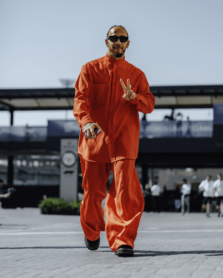 You are currently viewing ‘Poetic’ – Lewis Hamilton turns up to final Formula 1 race for Mercedes in all red outfit