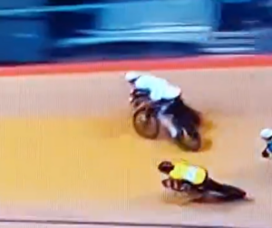 Read more about the article Horror crash sees Team GB cyclist Katy Marchant catapulted off track and rushed to hospital