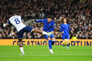 Read more about the article Chelsea fans love what Jadon Sancho did to Tottenham corner flag in unseen moment