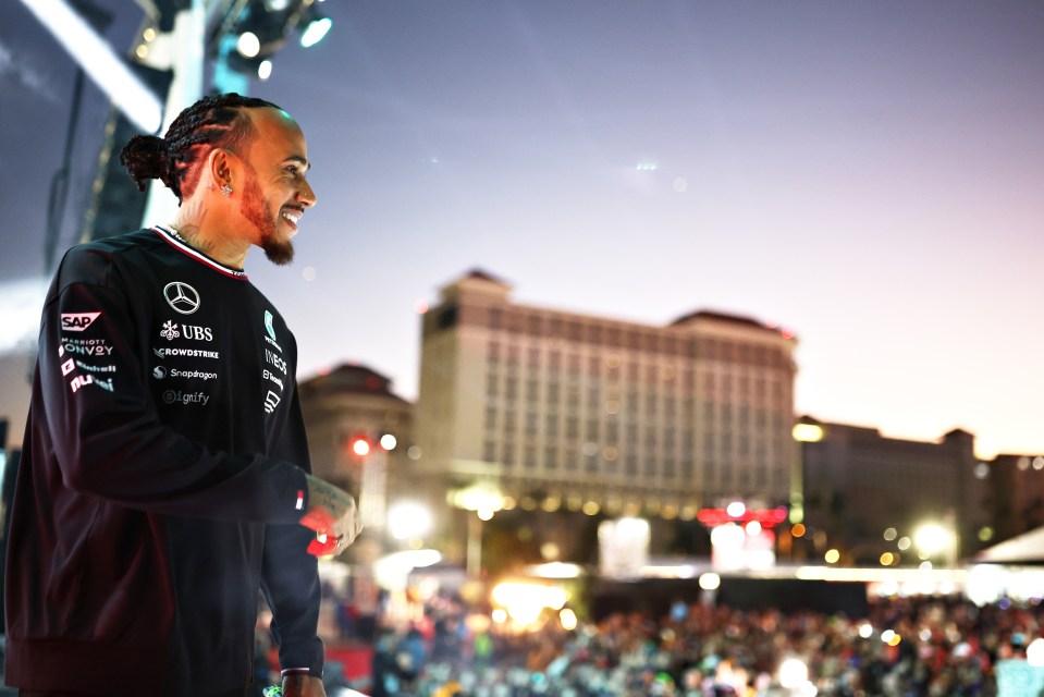 You are currently viewing Lewis Hamilton faces near-impossible task to avoid setting unwanted record in final Mercedes race at Abu Dhabi Grand Prix