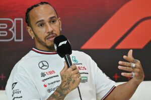 Read more about the article Ferrari told to cut their losses with Lewis Hamilton