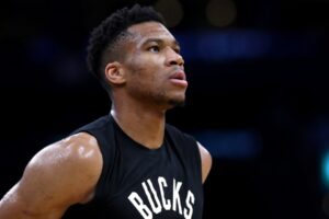 Read more about the article ‘I put hot sauce on my knees’ – Inside Giannis Antetokounmpo’s one-of-a-kind pregame routine