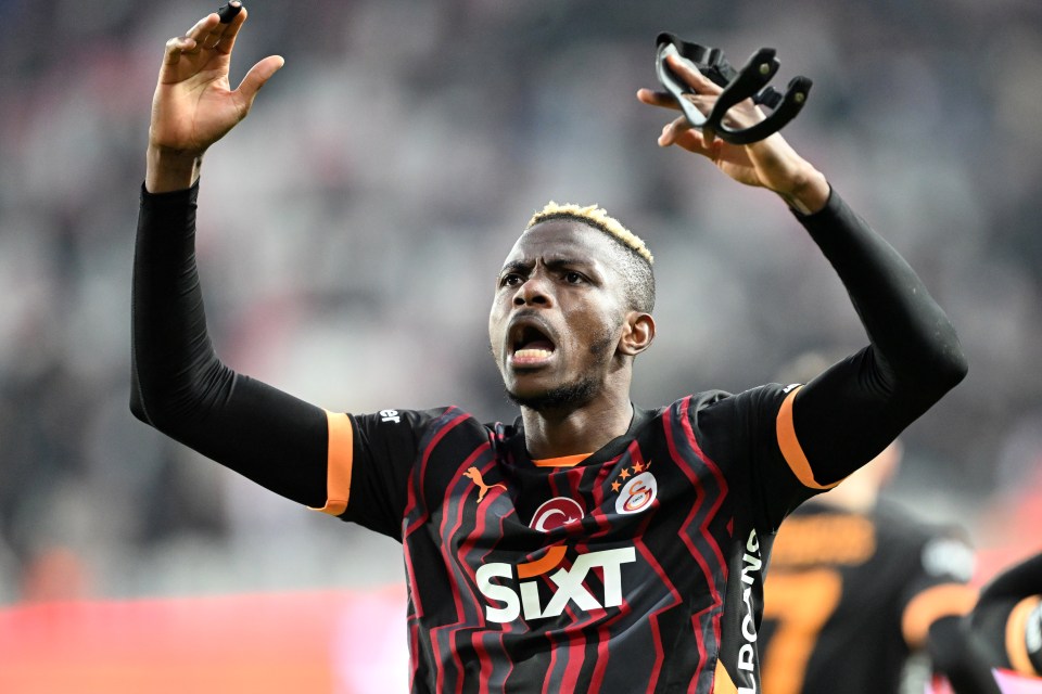 You are currently viewing Victor Osimhen ‘desperate to join one Premier League club’ but teammate could beat him to mega move