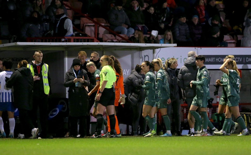 You are currently viewing Brighton and Tottenham’s Women’s Super League match suspended due to medical emergency