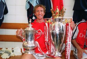 Read more about the article Ray Parlour stole Christmas present for his mum but ended up helping police give it back