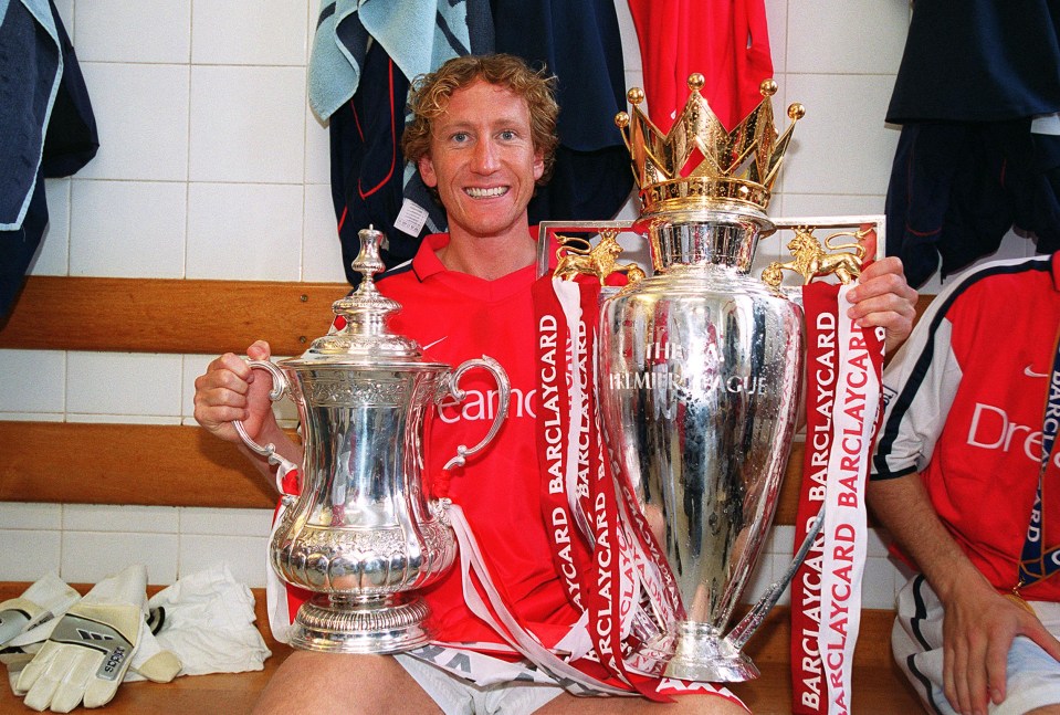 You are currently viewing Ray Parlour stole Christmas present for his mum but ended up helping police give it back