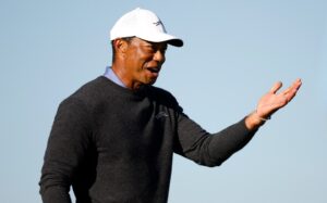 Read more about the article Tiger Woods can’t resist cheeky John Daly jibe when spotting old rival at PNC Championship