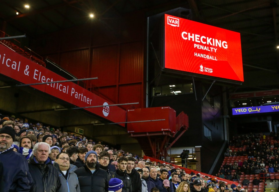 You are currently viewing Major VAR rule change for this season’s FA Cup announced that affects every club