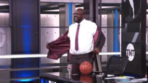 Read more about the article ‘Talk the talk’ – Shaquille O’Neal silences Charles Barkley with athletic feat after being dared by co-hosts