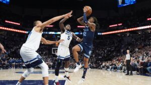 Read more about the article Watch Ja Morant hit game-winning bucket, lift Grizzlies past Timberwolves