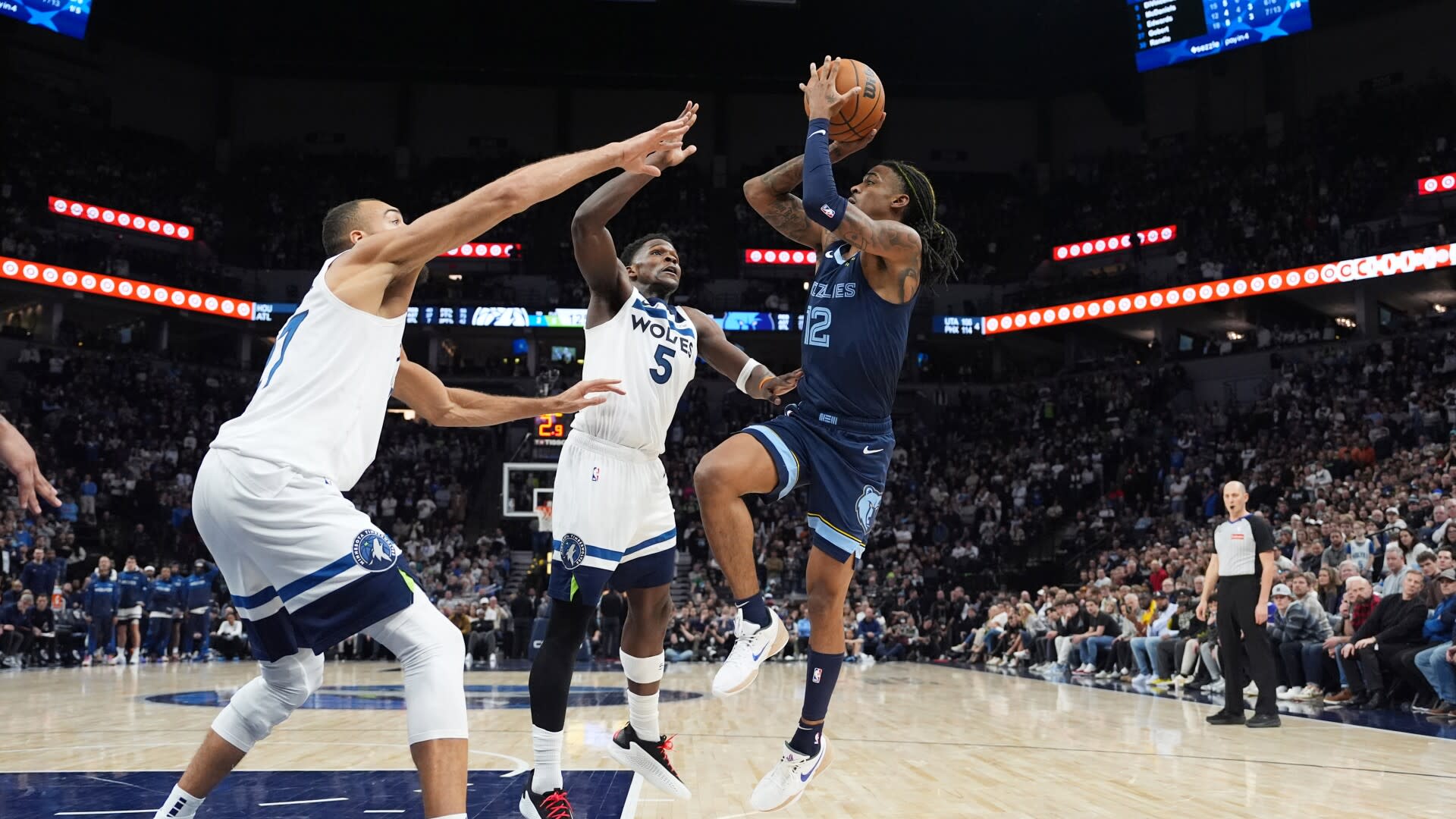 You are currently viewing Watch Ja Morant hit game-winning bucket, lift Grizzlies past Timberwolves