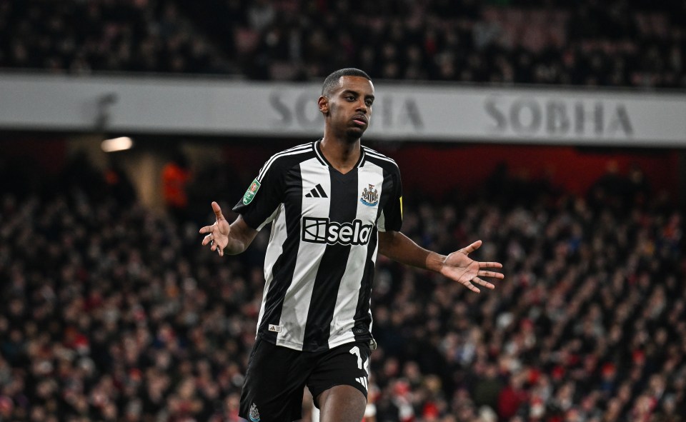 You are currently viewing Alan Shearer answer to £150m Alexander Isak question speaks volumes with Arsenal linked