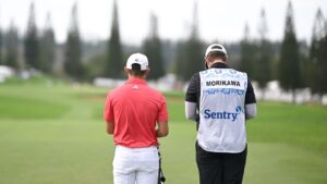 Read more about the article Anatomy of a birdie: Collin Morikawa, caddie prove why on-course mics are great idea