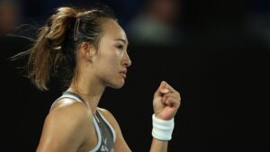 Read more about the article Zheng through despite ‘stupid mistake’ in wet Melbourne