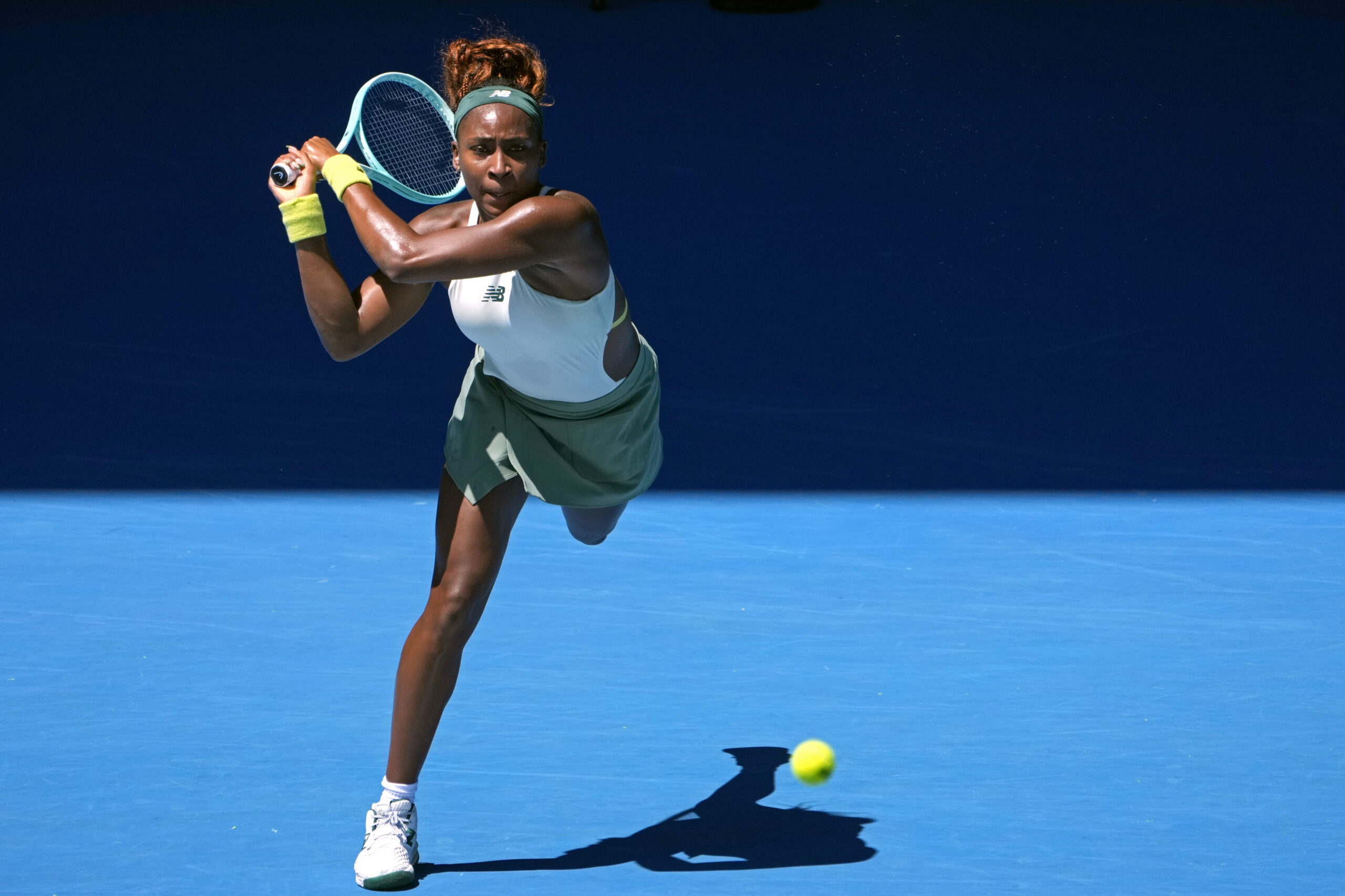 You are currently viewing Coco Gauff starts her Australian Open with a straight-sets win over Sofia Kenin