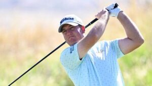 Read more about the article Hoge leads as PGA Tour season starts in Hawaii