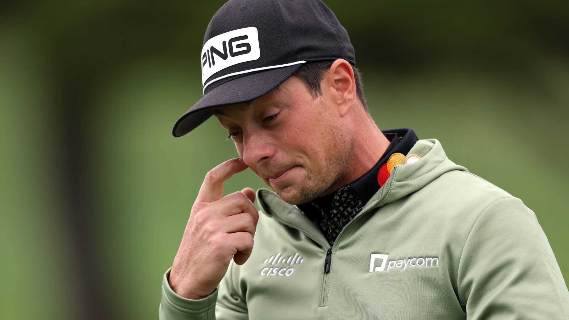 Read more about the article Viktor Hovland ‘still not happy’ with his game, but his 65 Thursday at Pebble Beach didn’t ‘suck’