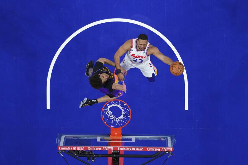 Read more about the article Lakers embarrassed against short-handed 76ers