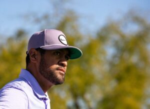 Read more about the article Tony Finau recalls turning pro at 17 as Blades Brown makes same decision at American Express