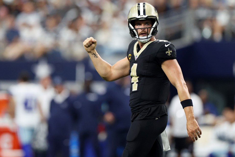 You are currently viewing ‘Thinks he’s prime Drew Brees’ – Saints fans slam Derek Carr over $51.5million salary stalemate