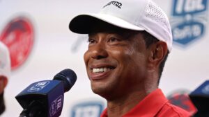 Read more about the article Tiger Woods makes indoor golf debut and finds humor in blowout loss, noting ‘how bad pros can be’