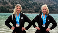 Read more about the article Ice swim team triumph after training at UK lake