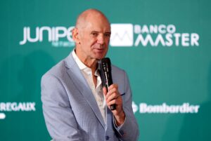 Read more about the article Adrian Newey makes bold prediction for 2026 F1 season ahead of Aston Martin move