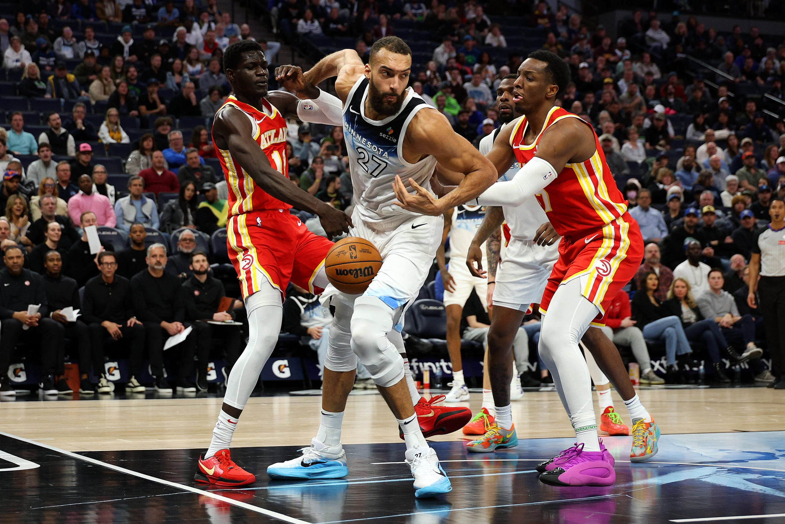 Read more about the article Rudy Gobert, Mouhamed Gueye nearly hit by piece of falling Jumbotron at Target Center