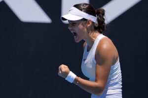 Read more about the article Raducanu overcomes a shaky serve to advance at the Australian Open