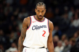 Read more about the article Fantasy Basketball Trade Analyzer: Kawhi Leonard is back — so it’s time to trade him