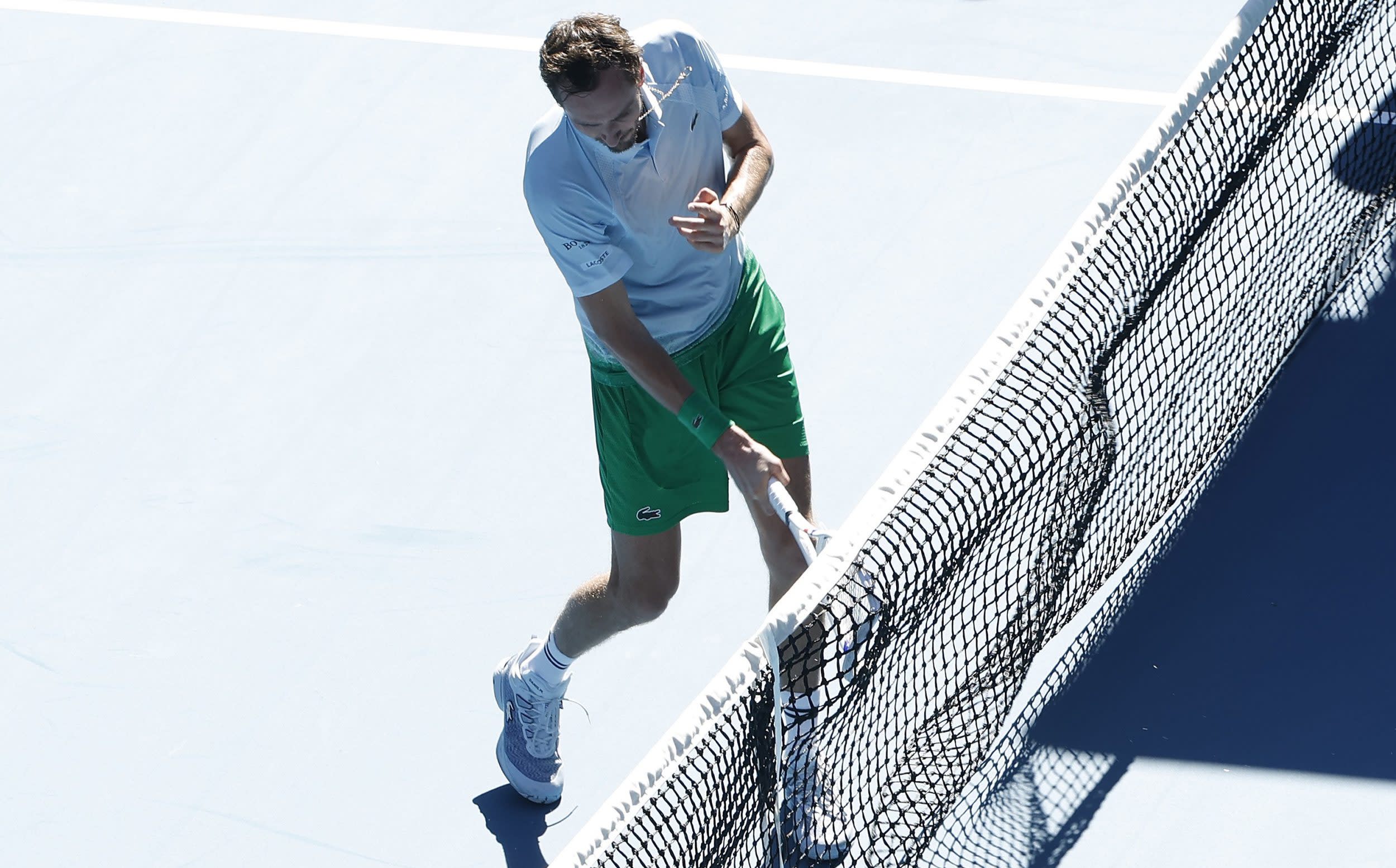 You are currently viewing Watch: Daniil Medvedev’s meltdown after smashing net camera at Australian Open