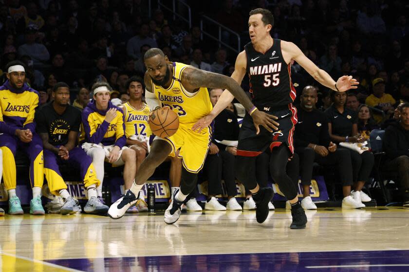 Read more about the article Lakers overcome poor first half to defeat the Heat